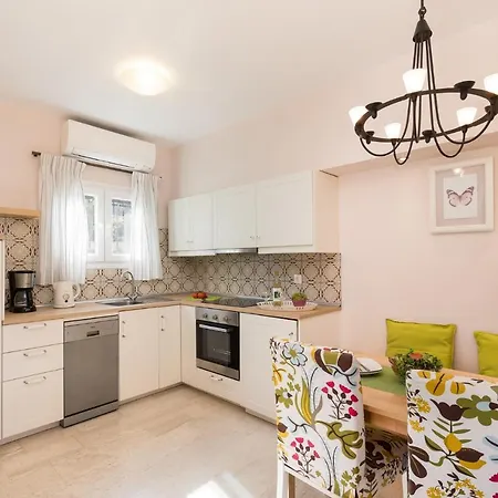 Garden Agios Stefanos Corfu بيت للعطل آغيوس ستيفانوس